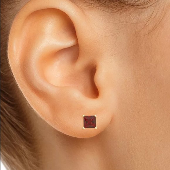 Mens 18K Gold 2ct Red Ruby Square Stud Earrings Princess Cut Studs Jewelry NEW - Picture 2 of 8